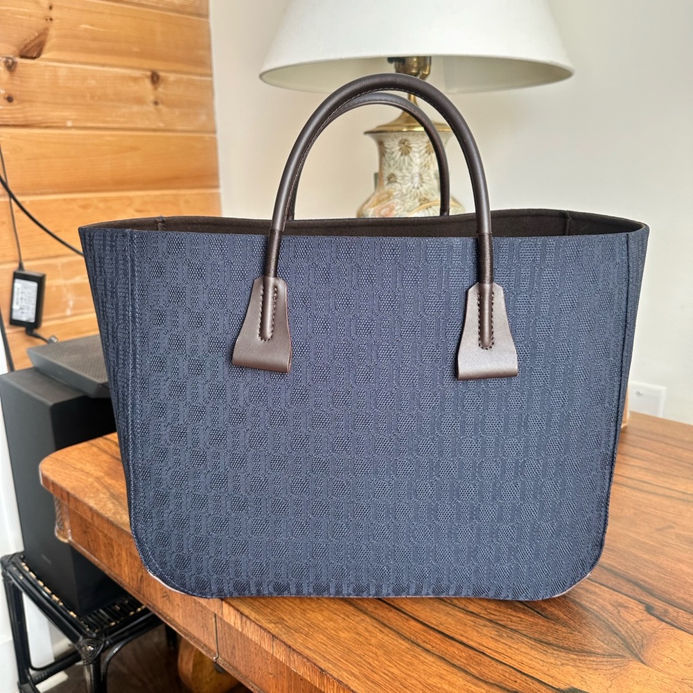 NWT!! Carolina Herrera | FUSTA INSIGNIA | LARGE HANDBAG